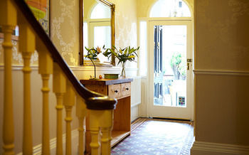 The Waves Bed and breakfast